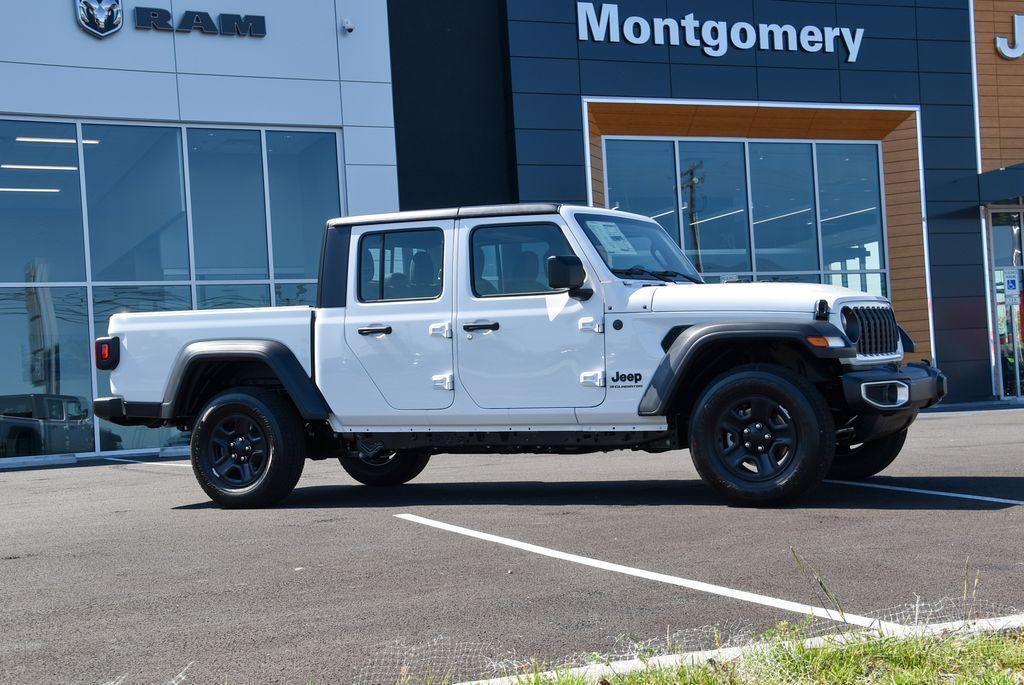 new 2024 Jeep Gladiator car, priced at $44,610