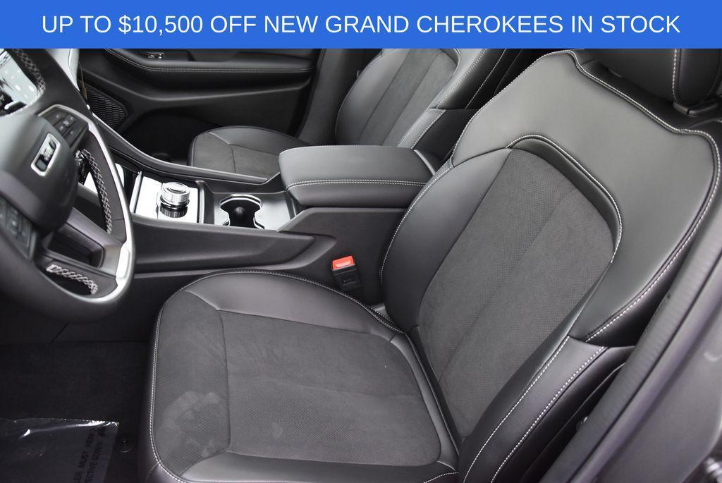 new 2024 Jeep Grand Cherokee L car, priced at $43,175