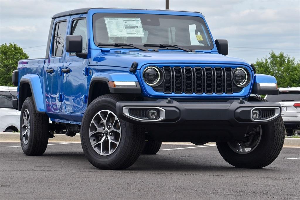 new 2024 Jeep Gladiator car, priced at $46,154