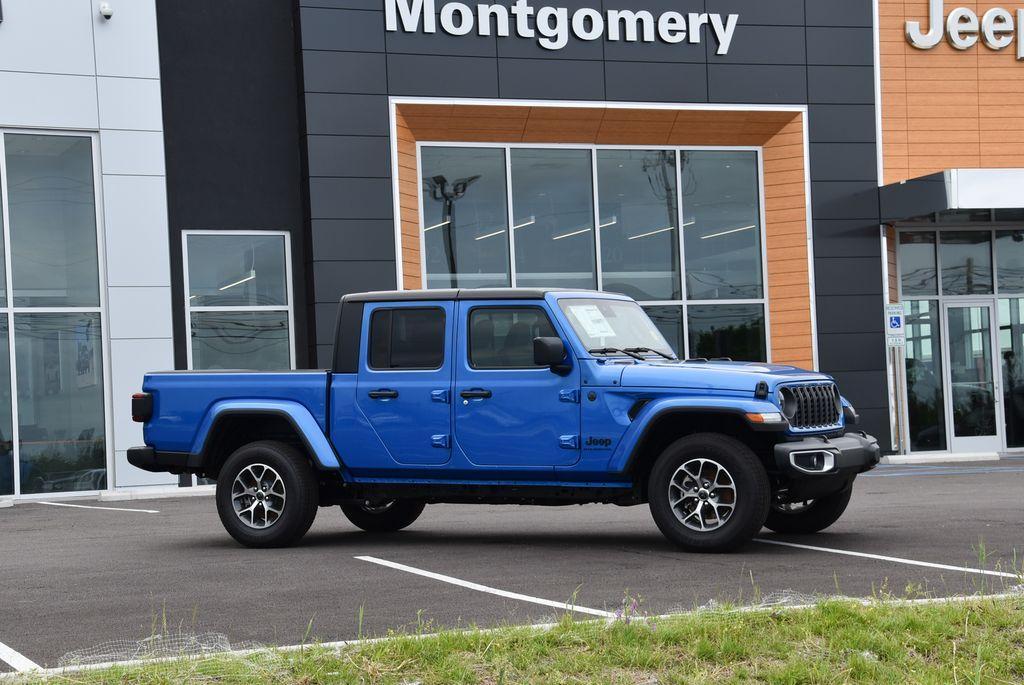 new 2024 Jeep Gladiator car, priced at $45,305