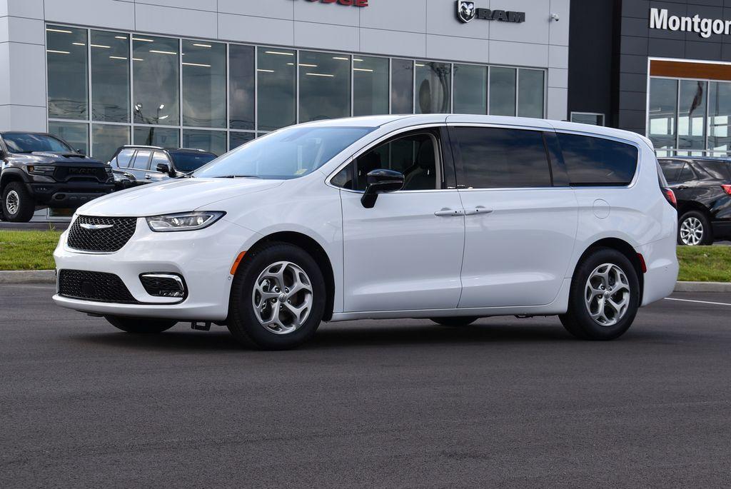 new 2024 Chrysler Pacifica car, priced at $46,655