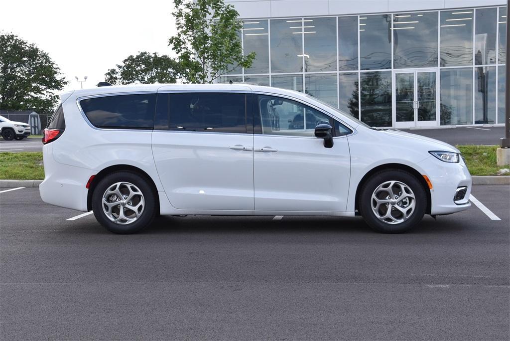 new 2024 Chrysler Pacifica car, priced at $44,785