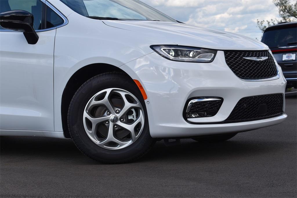 new 2024 Chrysler Pacifica car, priced at $44,785