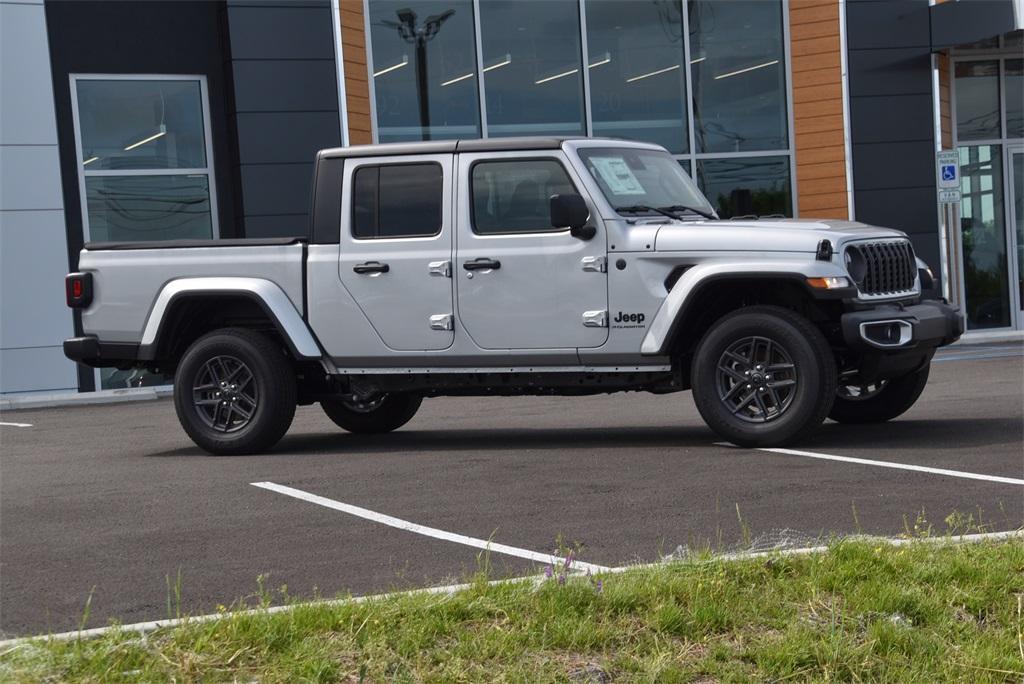 new 2024 Jeep Gladiator car, priced at $42,846