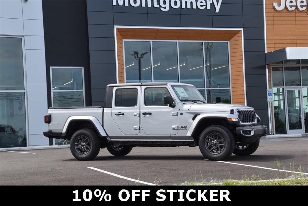 new 2024 Jeep Gladiator car, priced at $42,846