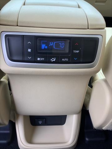 used 2015 Toyota Highlander car, priced at $19,589