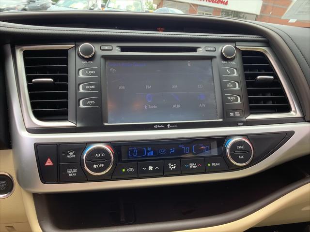 used 2015 Toyota Highlander car, priced at $19,589