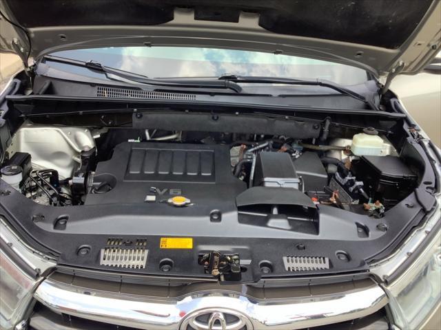 used 2015 Toyota Highlander car, priced at $19,589