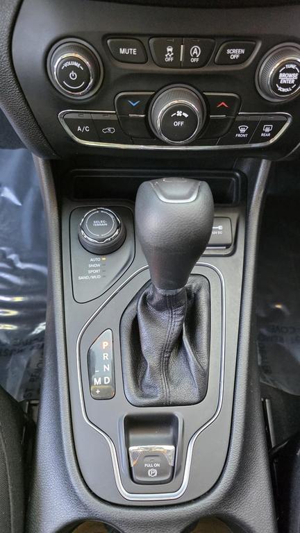 used 2021 Jeep Cherokee car, priced at $16,709