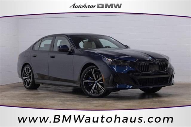 new 2024 BMW 540 car, priced at $78,495
