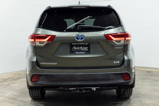 used 2018 Toyota Highlander Hybrid car, priced at $26,000