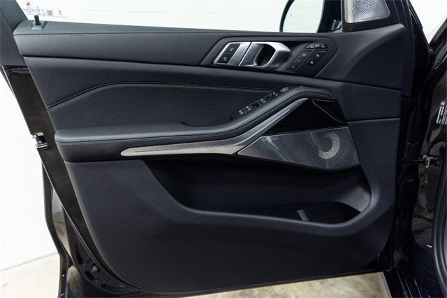 new 2026 BMW X7 car, priced at $127,355