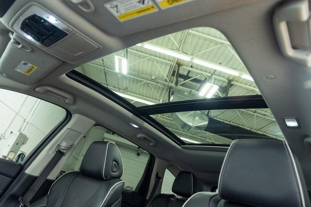 used 2022 Acura MDX car, priced at $41,990