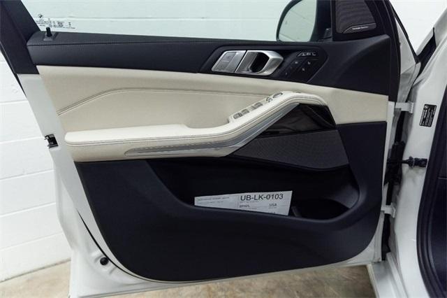 new 2026 BMW X7 car, priced at $99,285