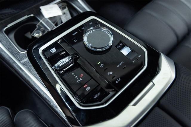 new 2025 BMW 760 car, priced at $136,925