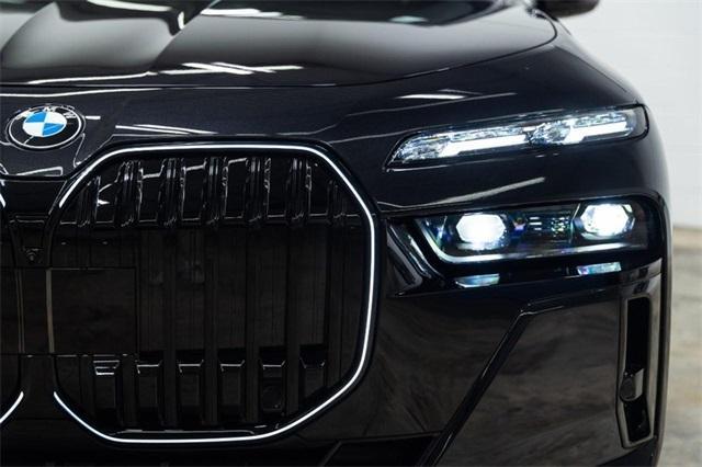 new 2025 BMW 760 car, priced at $136,925