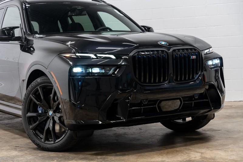 new 2025 BMW X7 car, priced at $123,905