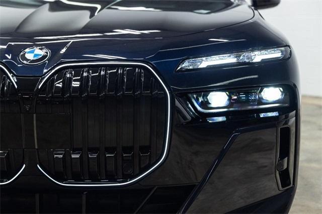 new 2025 BMW 760 car, priced at $130,825