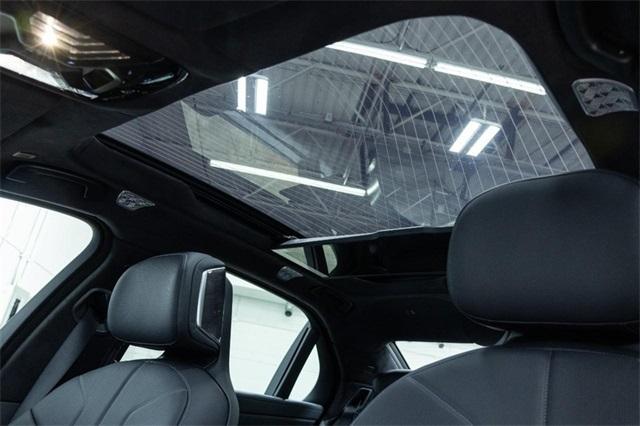 new 2025 BMW 760 car, priced at $145,725