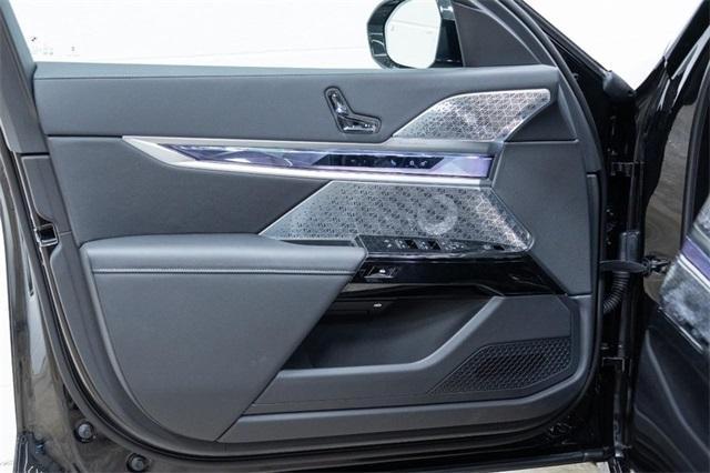 new 2025 BMW 760 car, priced at $145,725