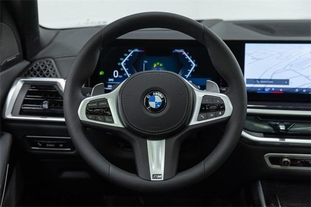 new 2025 BMW X7 car, priced at $97,065