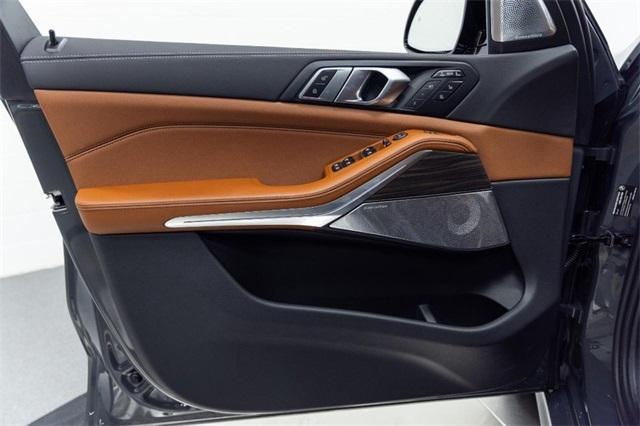 new 2026 BMW X7 car, priced at $127,775