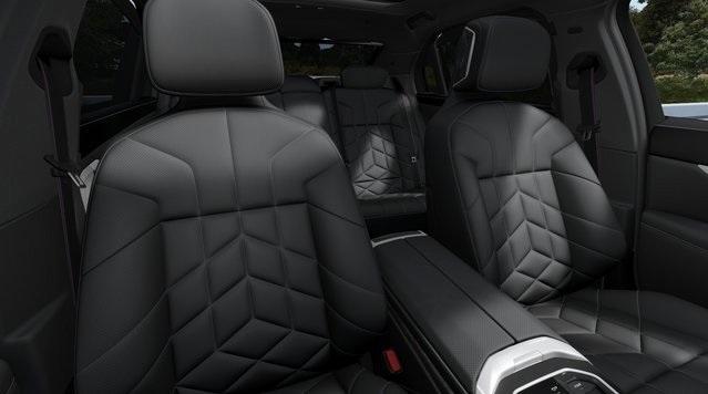 new 2025 BMW 760 car, priced at $132,125