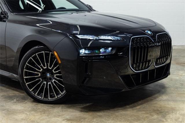 new 2025 BMW 760 car, priced at $132,125