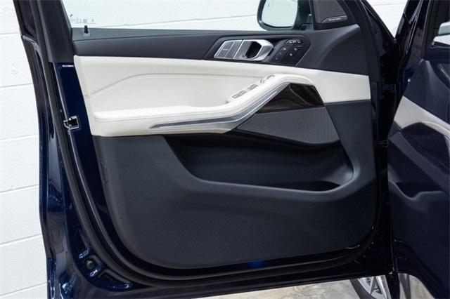 new 2026 BMW X7 car, priced at $102,235