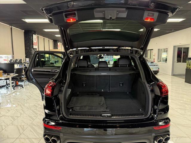used 2018 Porsche Cayenne car, priced at $30,998