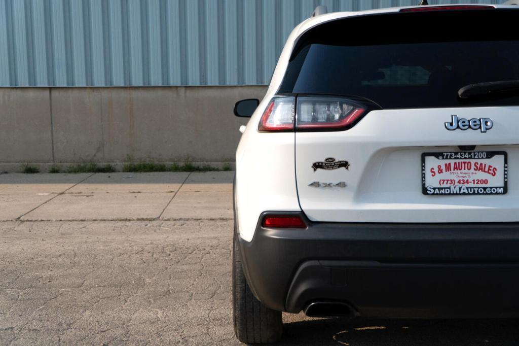 used 2019 Jeep Cherokee car, priced at $12,995