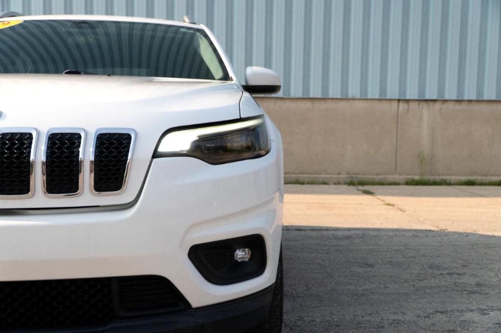 used 2019 Jeep Cherokee car, priced at $12,995