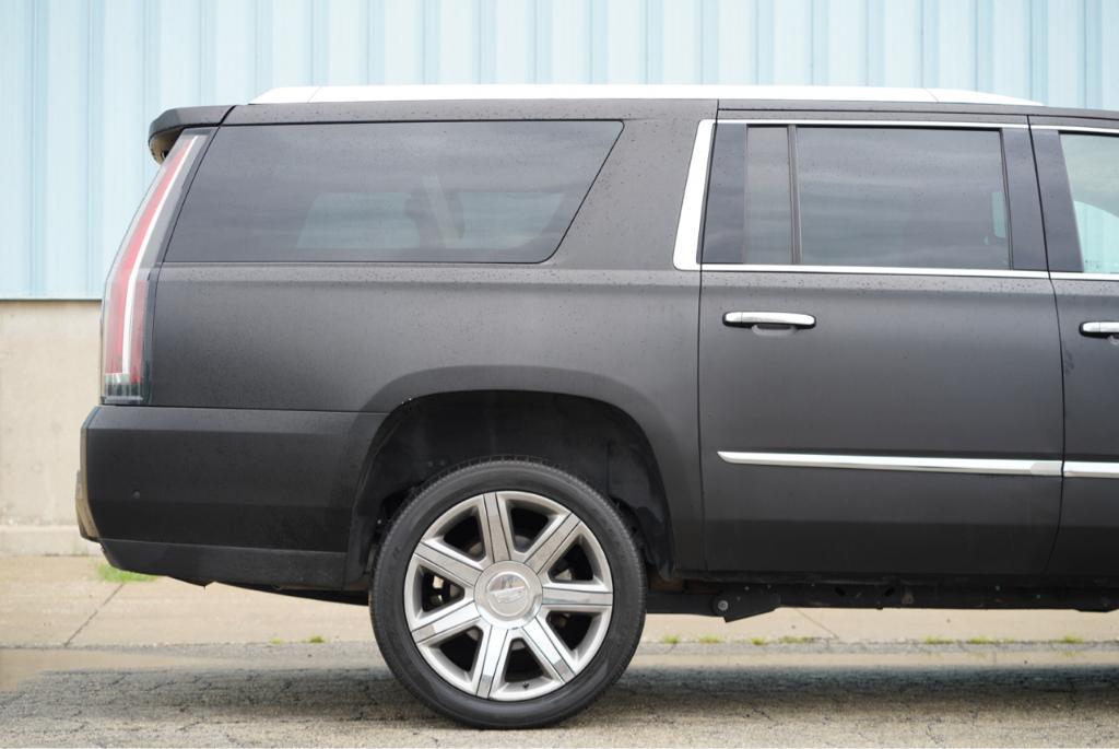 used 2019 Cadillac Escalade ESV car, priced at $29,995