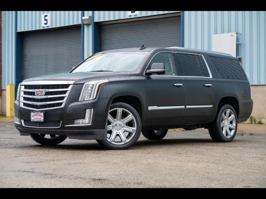 used 2019 Cadillac Escalade ESV car, priced at $29,995