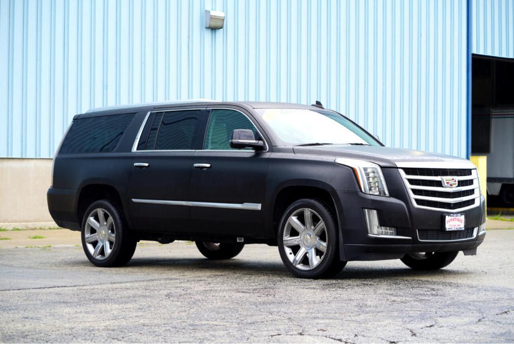 used 2019 Cadillac Escalade ESV car, priced at $24,995