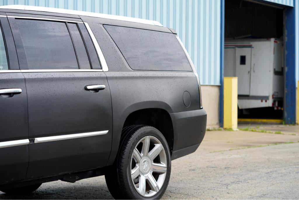 used 2019 Cadillac Escalade ESV car, priced at $24,995