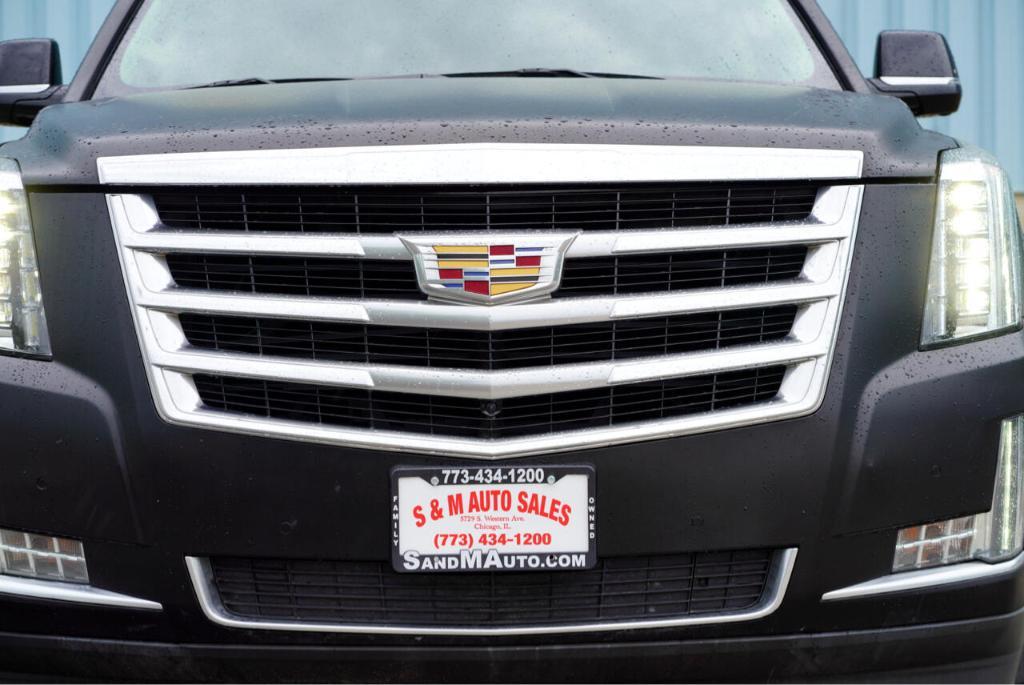 used 2019 Cadillac Escalade ESV car, priced at $24,995