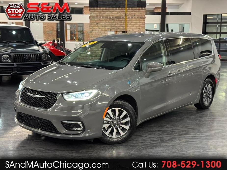 used 2022 Chrysler Pacifica Hybrid car, priced at $19,988