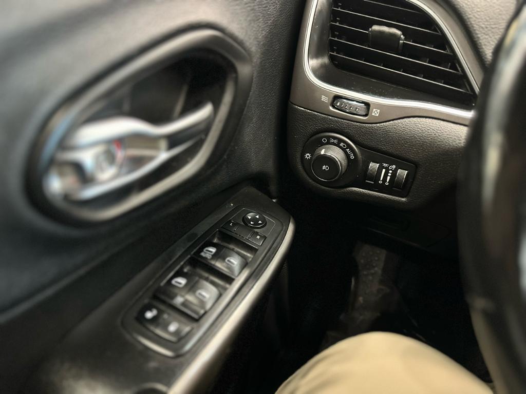 used 2019 Jeep Cherokee car, priced at $11,998