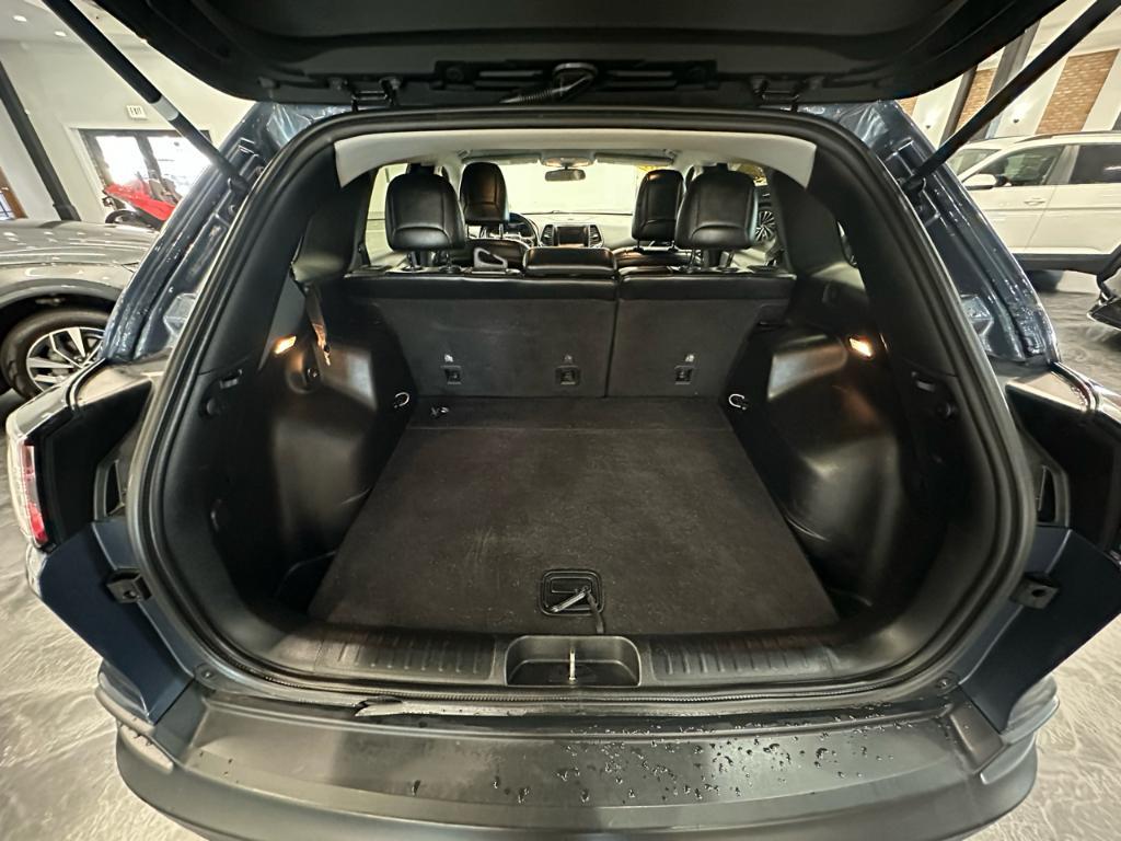 used 2019 Jeep Cherokee car, priced at $11,998