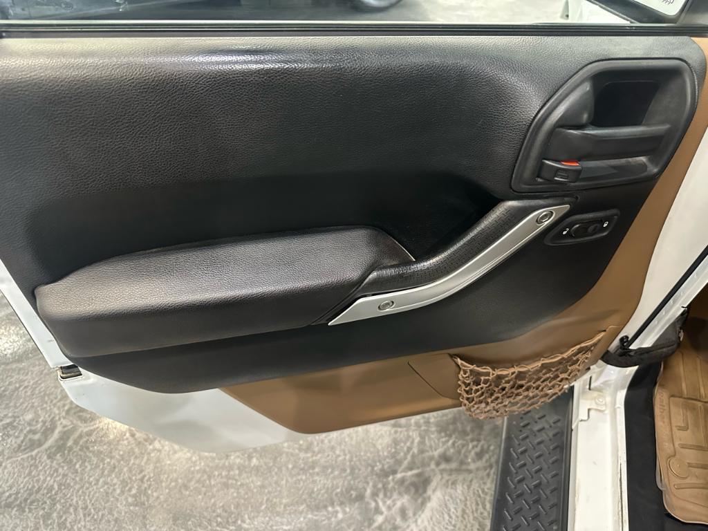 used 2015 Jeep Wrangler Unlimited car, priced at $15,995