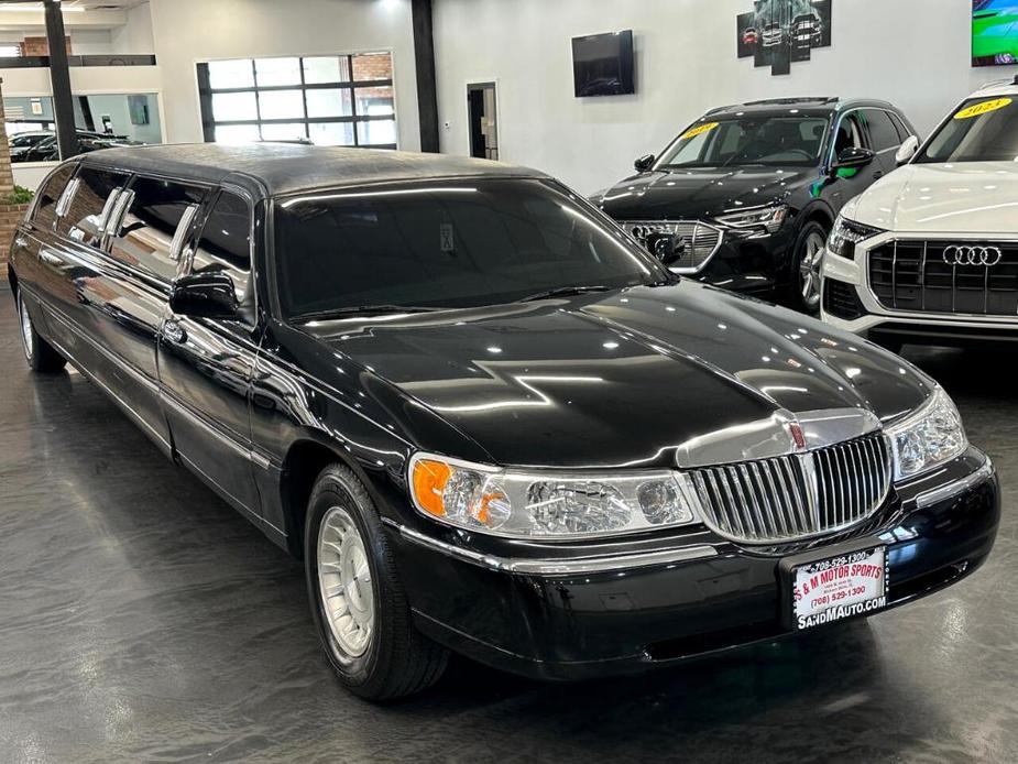 used 1999 Lincoln Town Car car, priced at $8,988