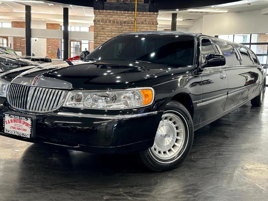used 1999 Lincoln Town Car car, priced at $8,988