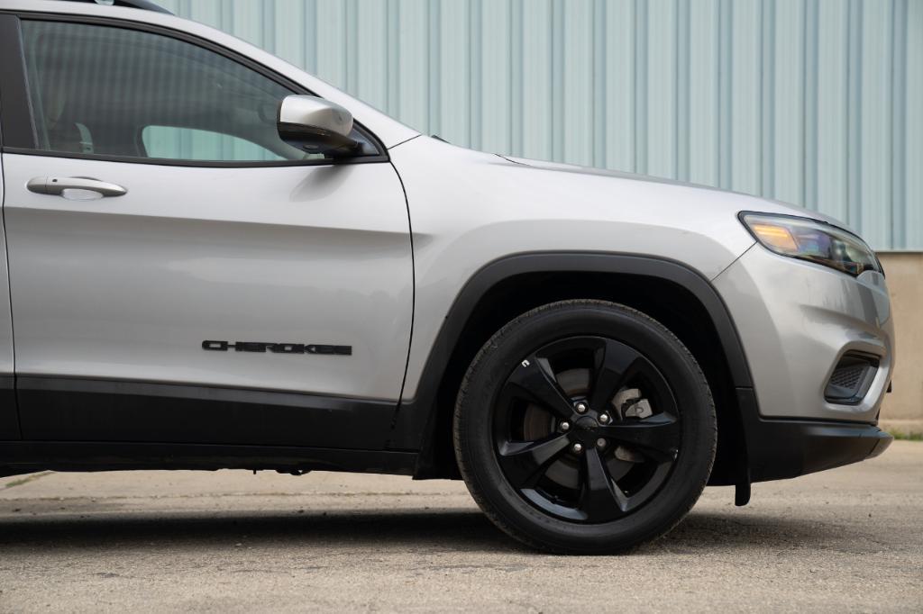 used 2021 Jeep Cherokee car, priced at $13,995