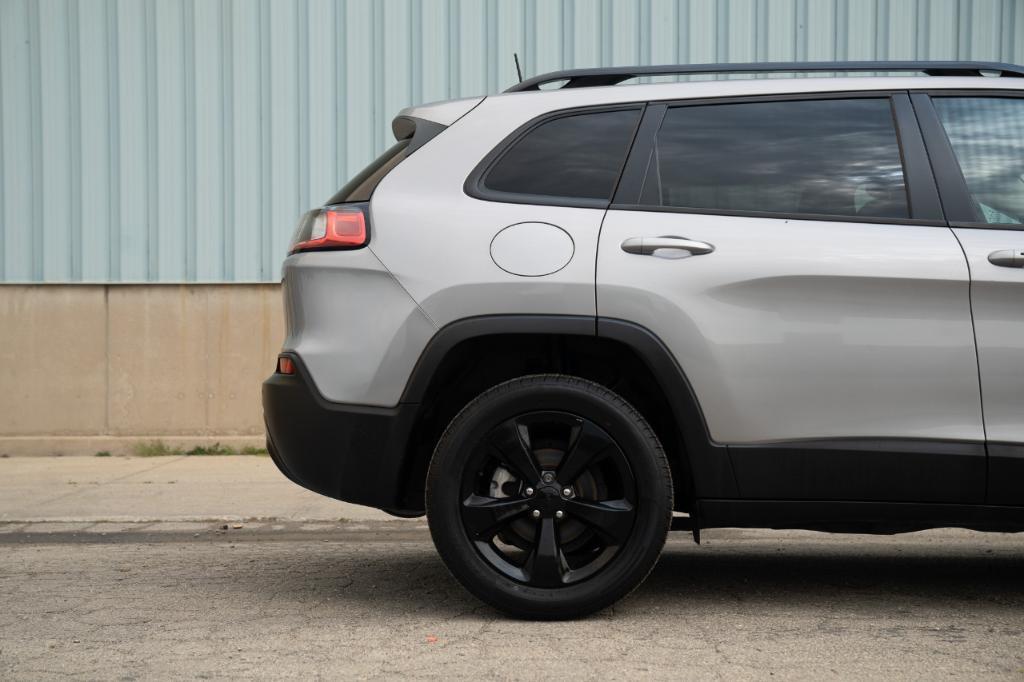 used 2021 Jeep Cherokee car, priced at $13,995