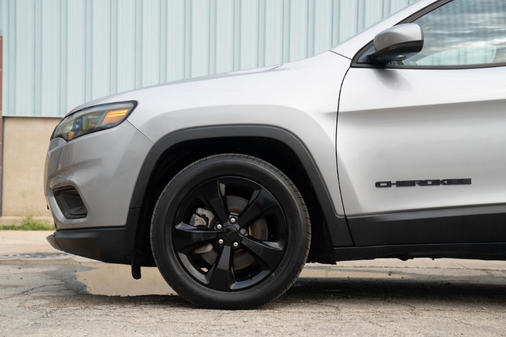 used 2021 Jeep Cherokee car, priced at $13,995