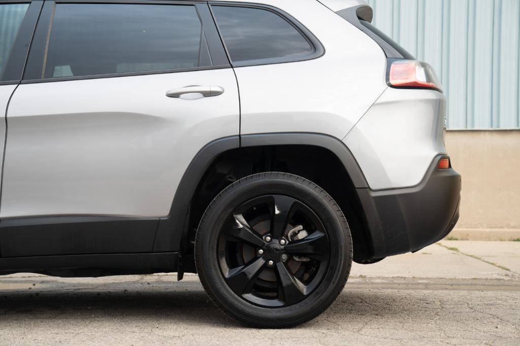 used 2021 Jeep Cherokee car, priced at $13,995