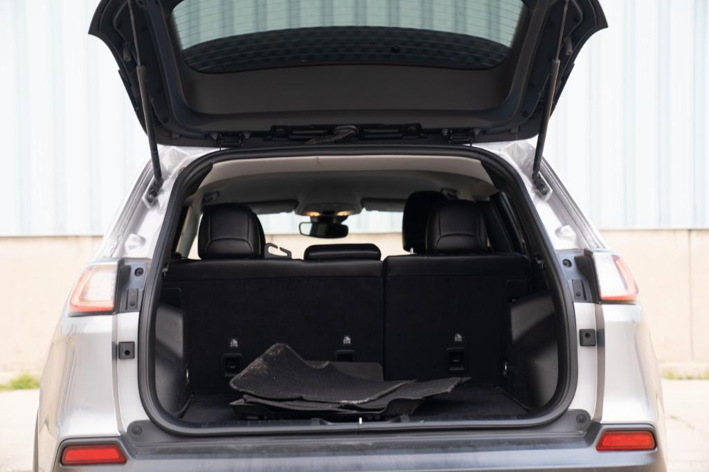 used 2021 Jeep Cherokee car, priced at $13,995