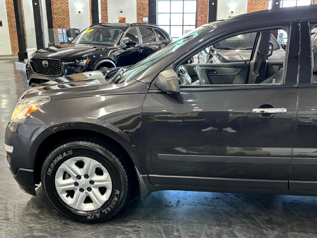 used 2017 Chevrolet Traverse car, priced at $8,988
