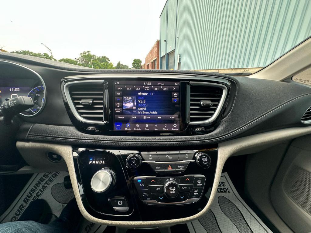 used 2020 Chrysler Pacifica car, priced at $16,995